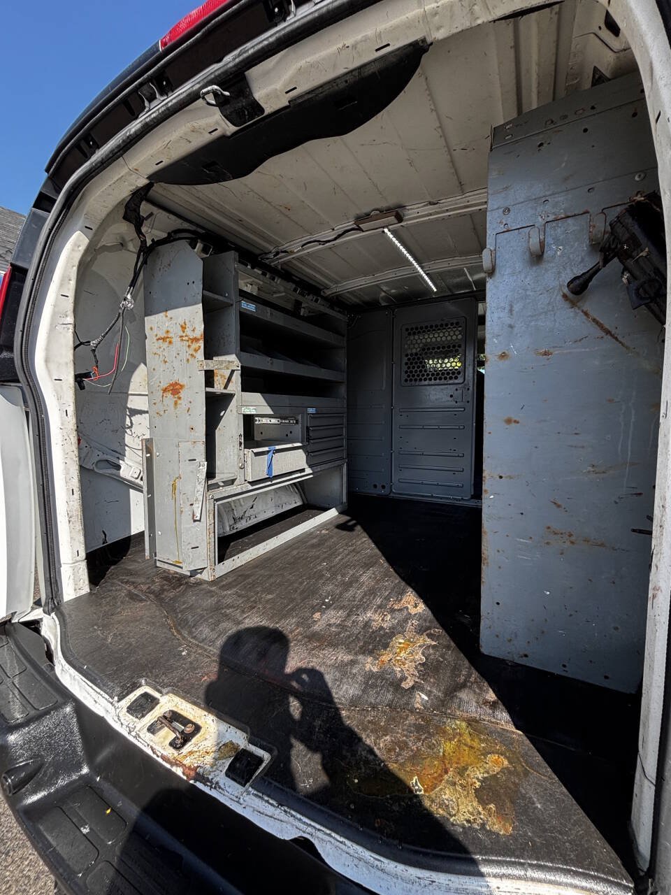 Used 2014 GMC Savana 3500 RWD image 15
