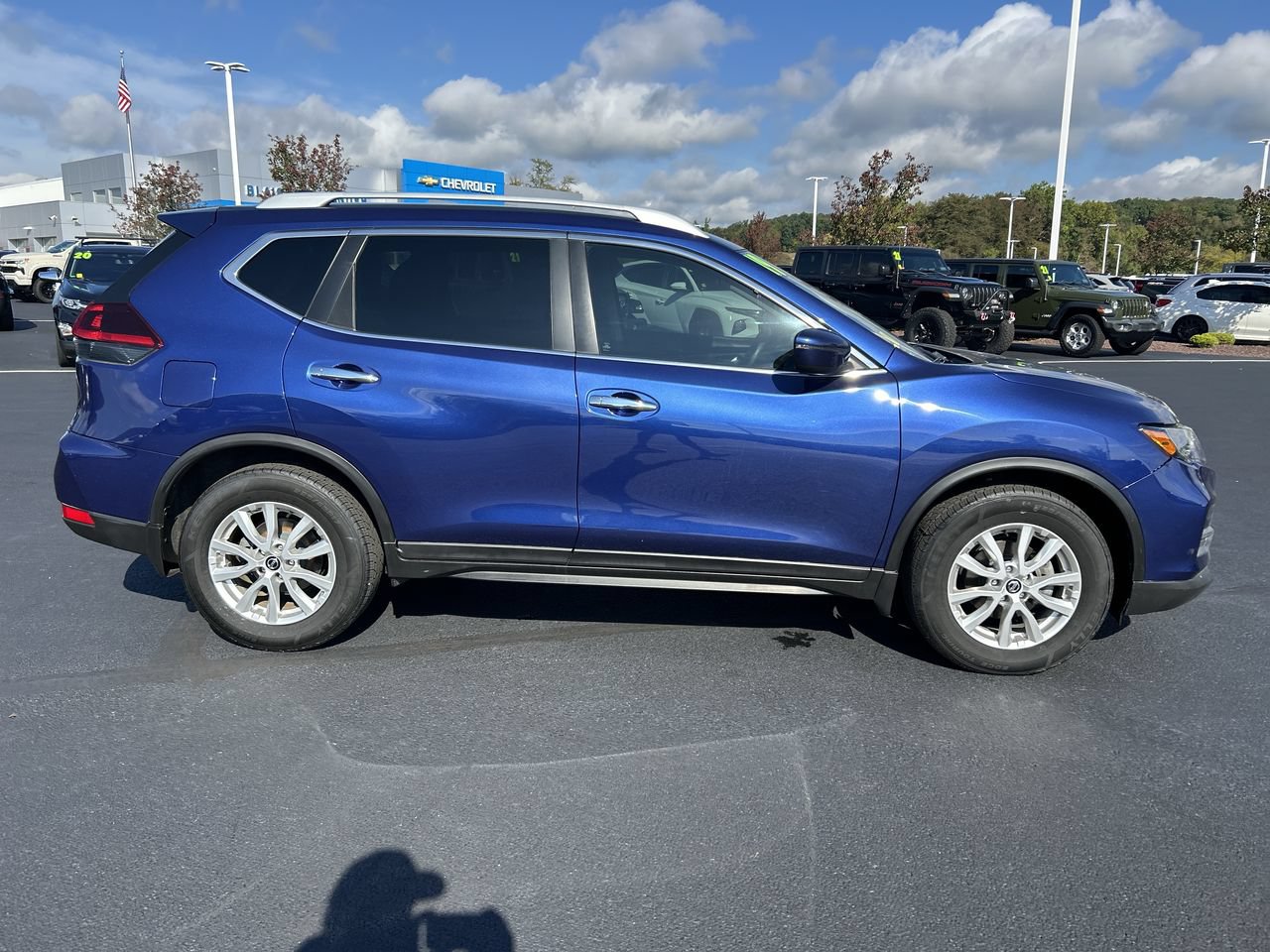 Used 2019 Nissan Rogue S w/ Special Edition Package FWD image 8