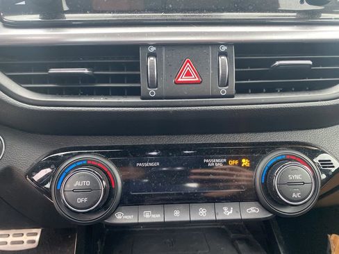 Used 2022 Kia Forte GT-Line w/ GT-Line Premium Package image 20