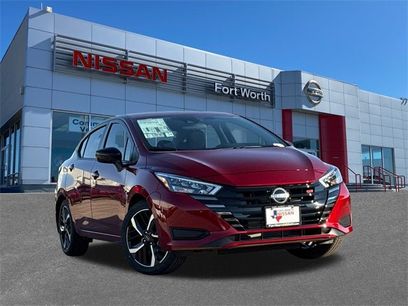New 2025 Nissan Versa SR w/ Trunk Package