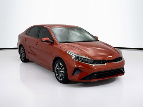 Used 2023 Kia Forte LXS w/ LXS Technology Package FWD image 3