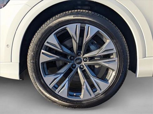 New 2026 Audi Q8 Premium Plus image 11