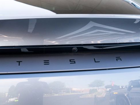 Used 2026 Tesla Model Y Long Range AWD/4WD image 17