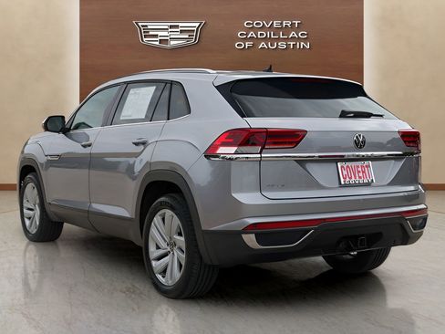 Used 2020 Volkswagen Atlas Cross Sport SE w/ Towing Package FWD image 4