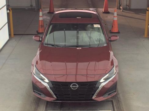 Used 2023 Nissan Altima 2.5 SL image 2