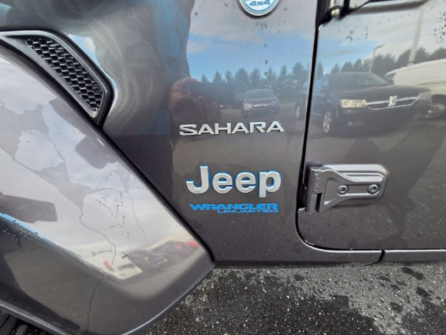 Used 2022 Jeep Wrangler Unlimited Sahara w/ Cold Weather Group AWD/4WD image 24