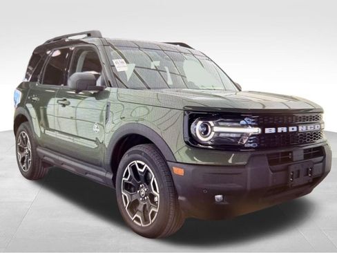 Used 2025 Ford Bronco Sport Outer Banks w/ Outer Banks Tech Package+ image 3