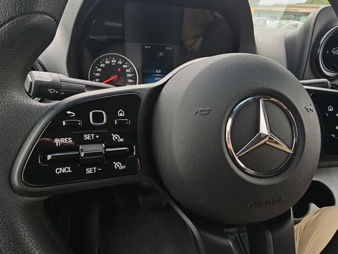 Used 2024 Mercedes-Benz Sprinter 2500 image 14