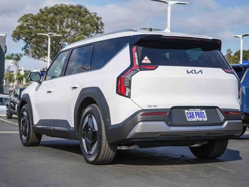 New 2026 Kia EV9 Wind AWD/4WD image 5