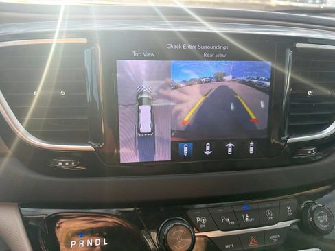 Used 2018 Chrysler Pacifica Touring-L Plus FWD image 14