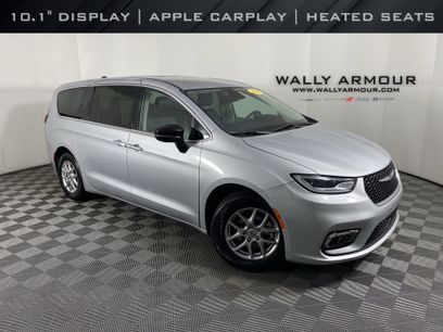 Used 2024 Chrysler Pacifica Touring-L