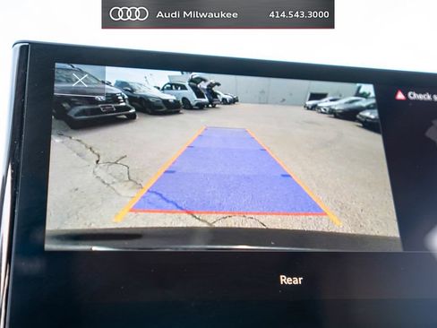 Used 2023 Audi Q5 2.0T Premium w/ Convenience Package AWD/4WD image 32