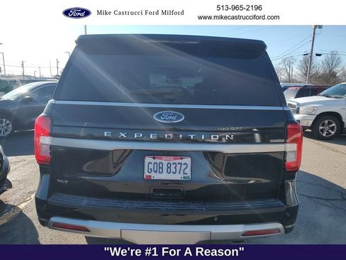 Used 2023 Ford Expedition XLT image 4