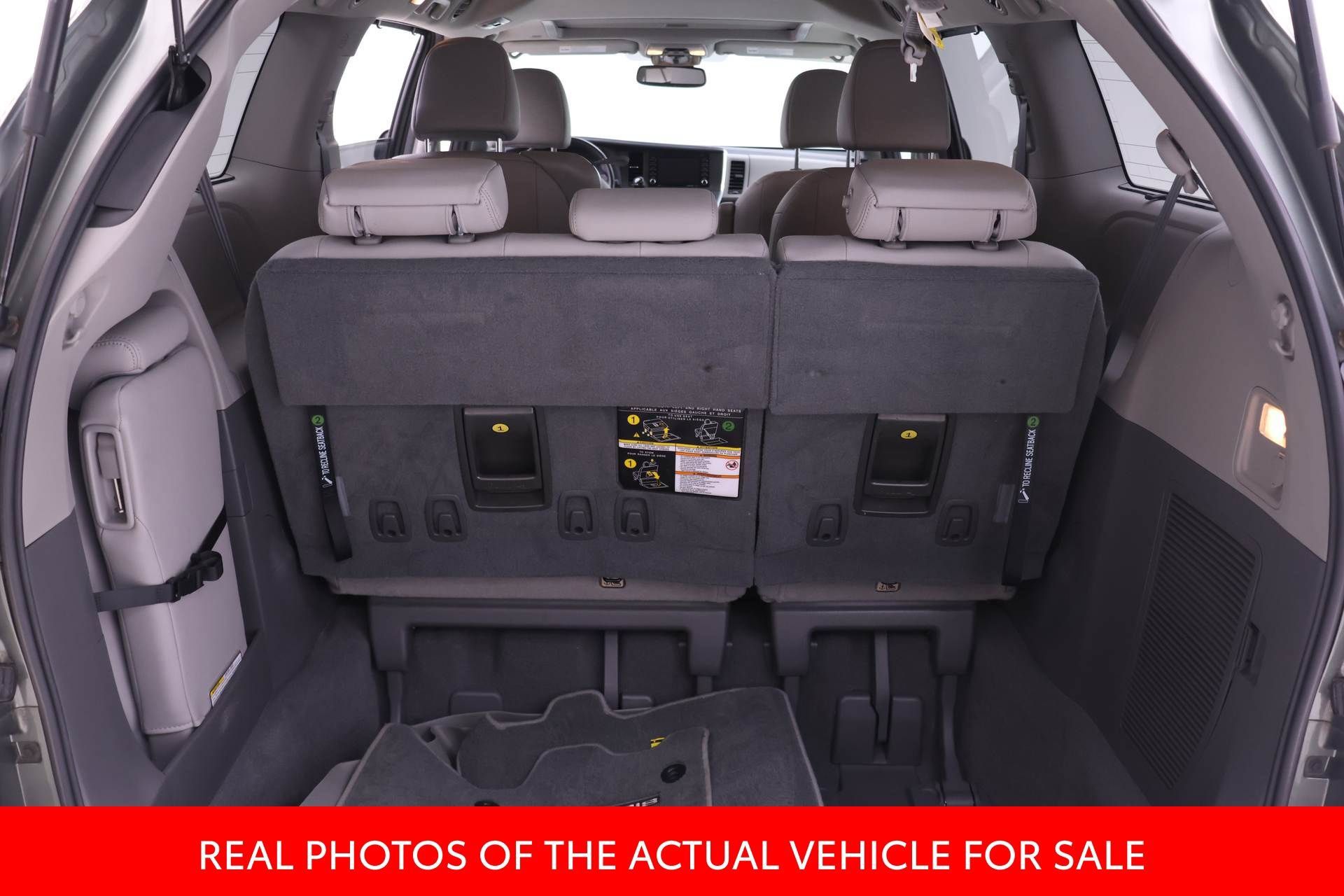 Used 2019 Toyota Sienna XLE w/ XLE Navigation Package FWD image 14