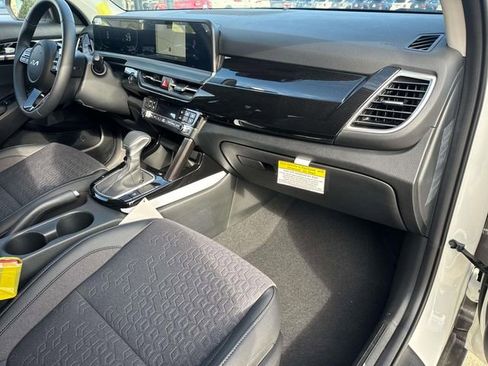 New 2026 Kia Seltos S FWD image 17