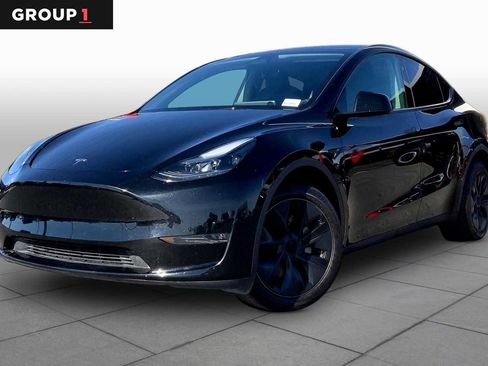 Used 2025 Tesla Model Y Long Range image 1