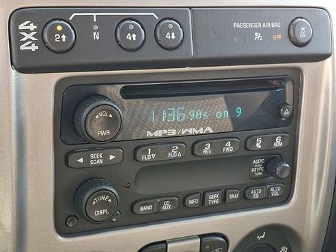 Used 2012 Chevrolet Colorado LT image 3