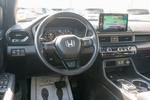 Used 2025 Honda Pilot Black Edition image 15