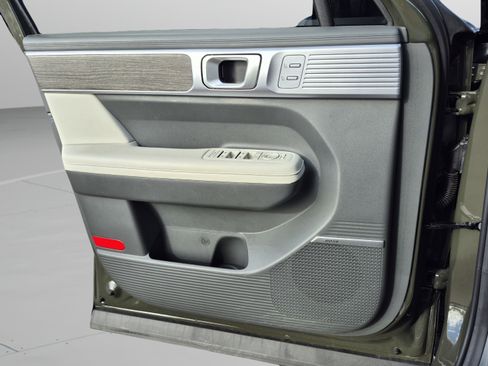 Certified 2025 Hyundai Santa Fe Calligraphy FWD image 26