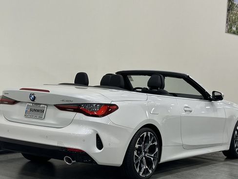 Used 2025 BMW 430i Convertible w/ Premium Package RWD image 4