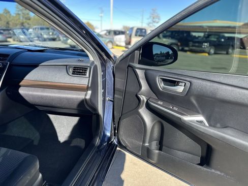 Used 2017 Toyota Camry LE image 9