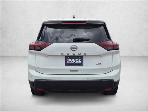 Used 2024 Nissan Rogue S AWD/4WD image 6