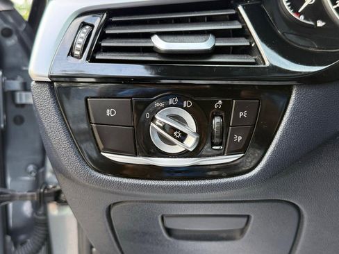 Used 2018 BMW 530i w/ Premium Package image 34