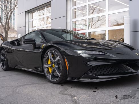 Used 2021 Ferrari SF90 Stradale Coupe image 10