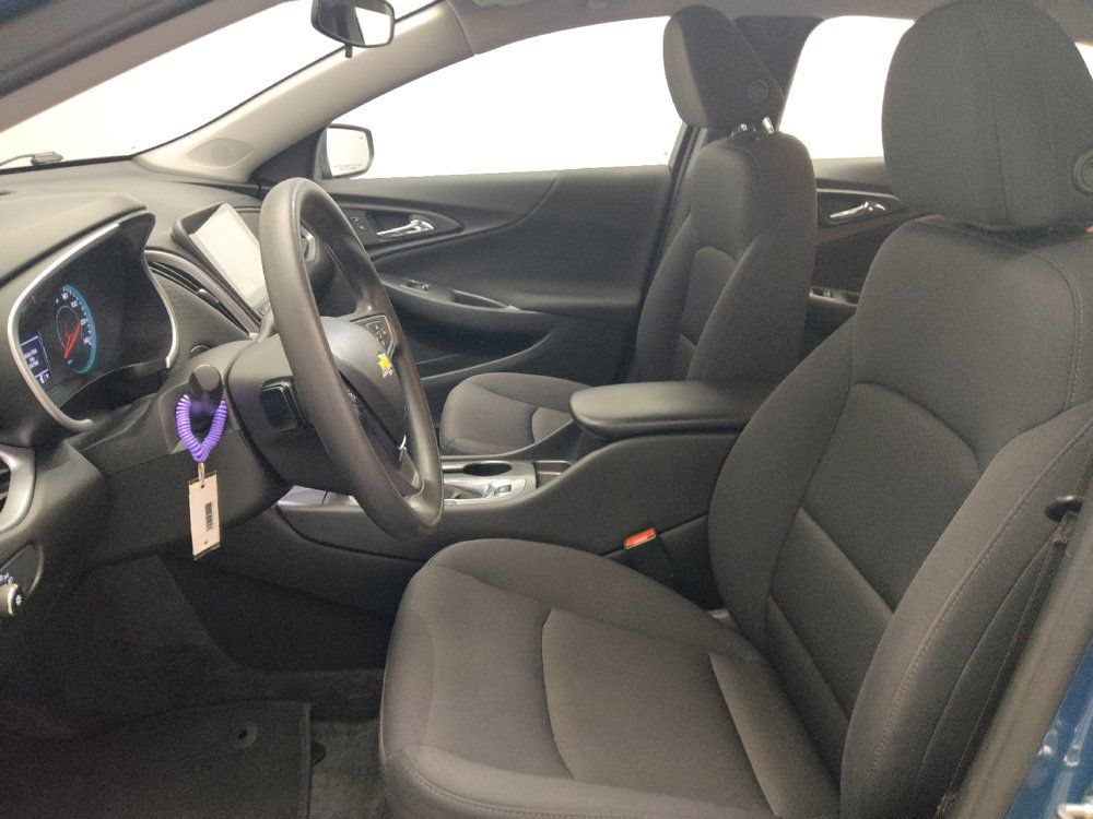 Used 2025 Chevrolet Malibu LS w/ Driver Confidence Package FWD image 17