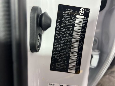 Used 2025 Toyota Corolla LE w/ LE Premium Package FWD image 31