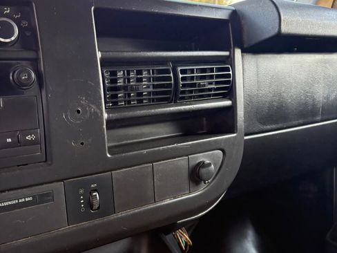 Used 2014 Chevrolet Express 1500 AWD image 17