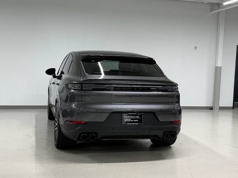 Certified 2024 Porsche Cayenne S AWD/4WD image 3