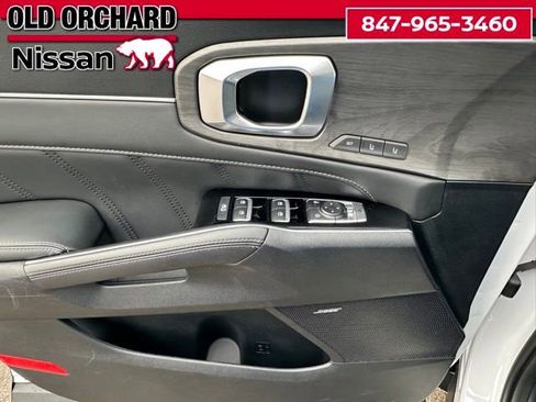 Used 2025 Kia Sorento SX Prestige image 12