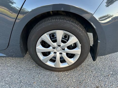 Used 2025 Toyota Corolla LE FWD image 9