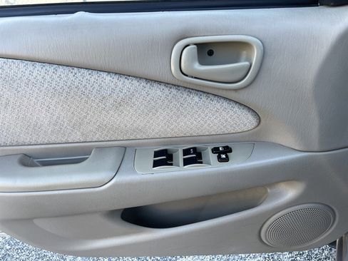 Used 2000 Toyota Corolla LE image 9