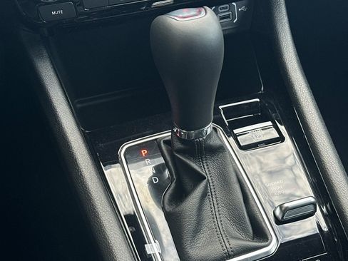 New 2026 Jeep Compass Latitude image 18