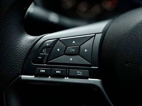 Used 2025 Nissan Altima 2.5 SV image 33