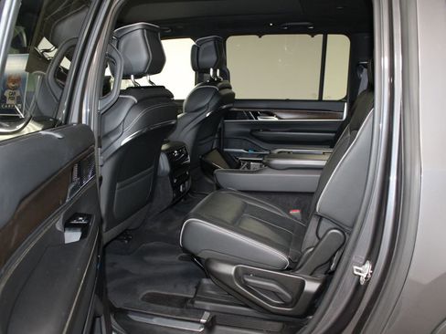 Used 2023 Jeep Grand Wagoneer L Series II image 26