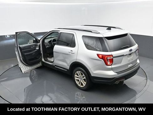 Used 2018 Ford Explorer XLT AWD/4WD image 28