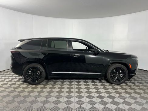 Used 2024 Jeep Wagoneer Launch Edition image 3