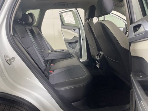 New 2026 Volkswagen Taos SE AWD/4WD image 22