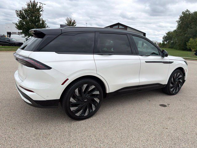 Used 2024 Lincoln Nautilus Reserve w/ Equipment Group 203A AWD/4WD image 3