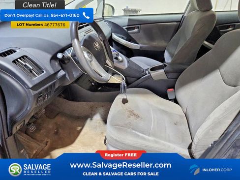 Used 2014 Toyota Prius Two FWD image 9