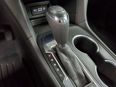 Used 2021 Chevrolet Equinox LS image 17