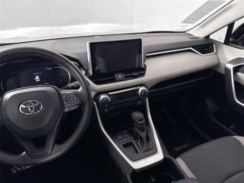 Certified 2025 Toyota RAV4 XLE FWD image 32