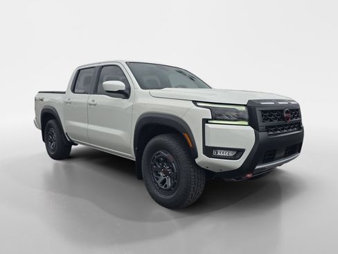 New 2026 Nissan Frontier PRO-4X w/ Tow Package AWD/4WD image 8