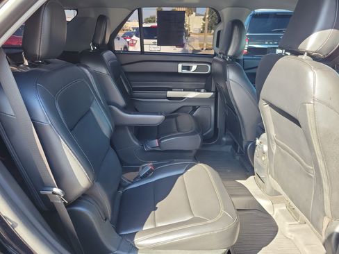 Certified 2021 Ford Explorer XLT w/ Equipment Group 202A image 28