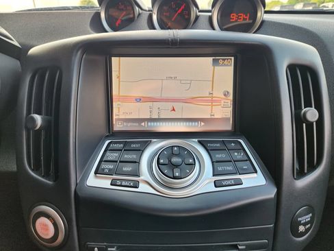 Used 2016 Nissan 370Z Touring RWD image 18