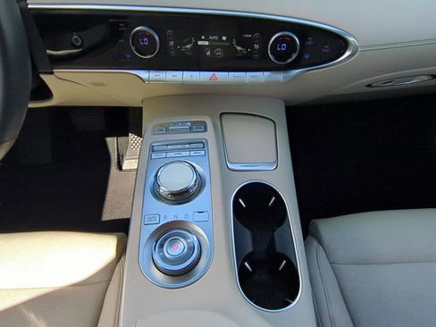 Certified 2023 Genesis GV70 2.5T w/ Select Package image 18