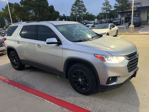 Used 2018 Chevrolet Traverse LT image 5